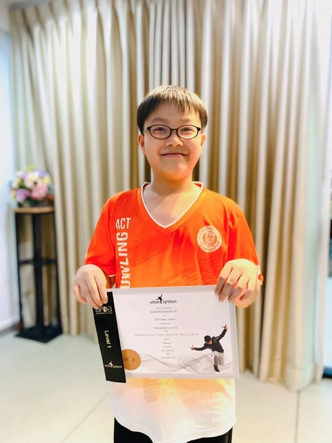 ขอแสดงความยินดีกับน้องจอหน์นี่กับเหรียญทองด้วยนะคะ รายการ APDA Jazz and Urban Winter Examination with Ms. Corinne Yee