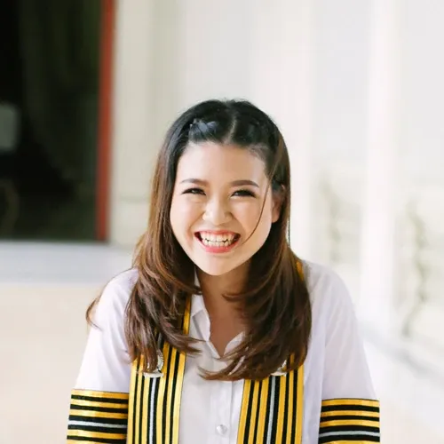 ครูณภัทร์สร อิสีประดิฐ (ครูเนย)